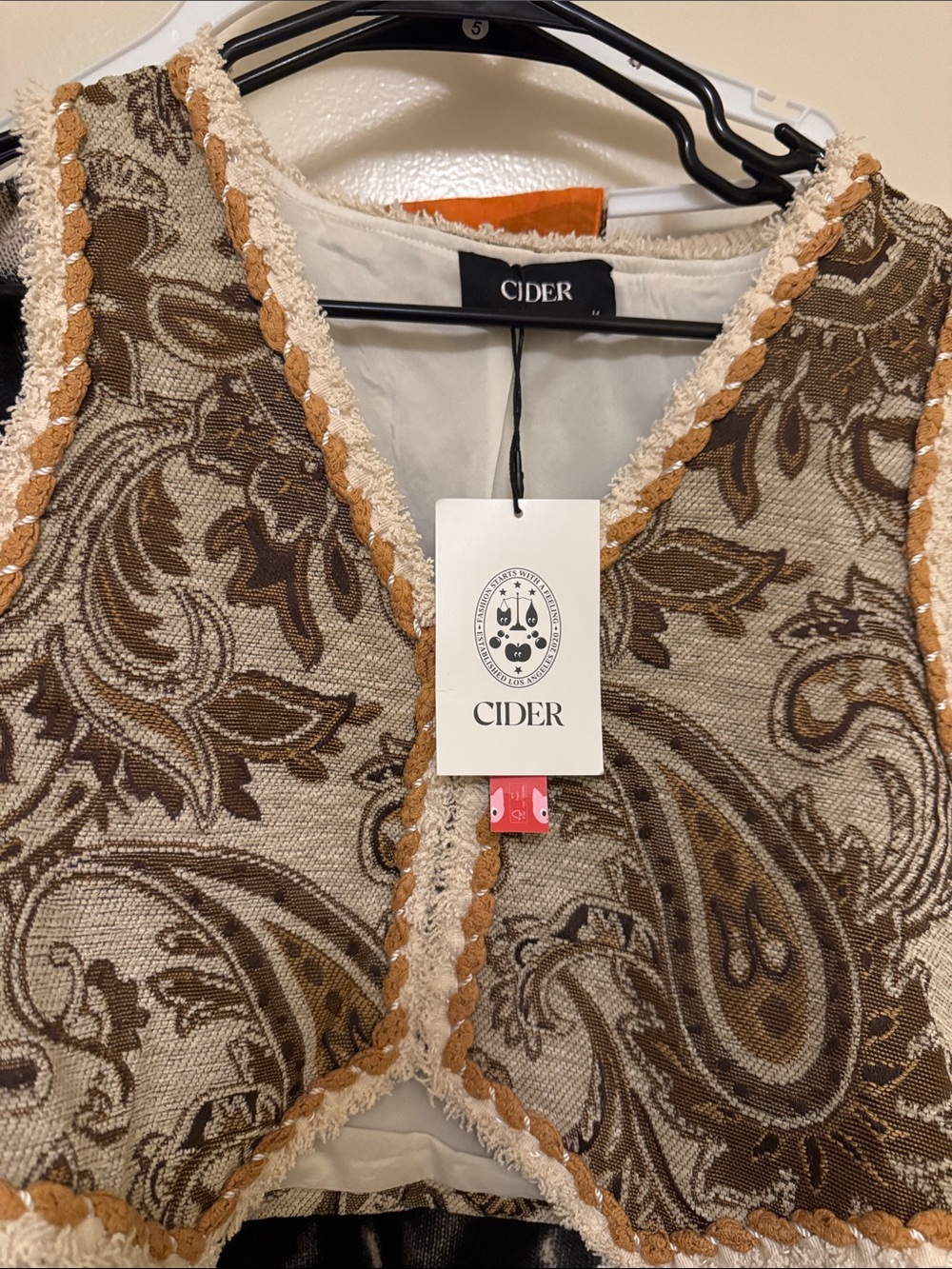 Cider paisley print vest - Picture 5 of 7
